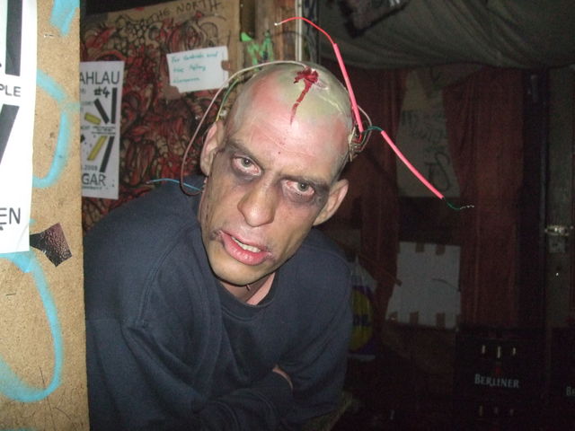 23202578_2888529362.jpg